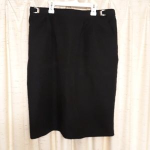 Liz Baker essentials pleated skirt